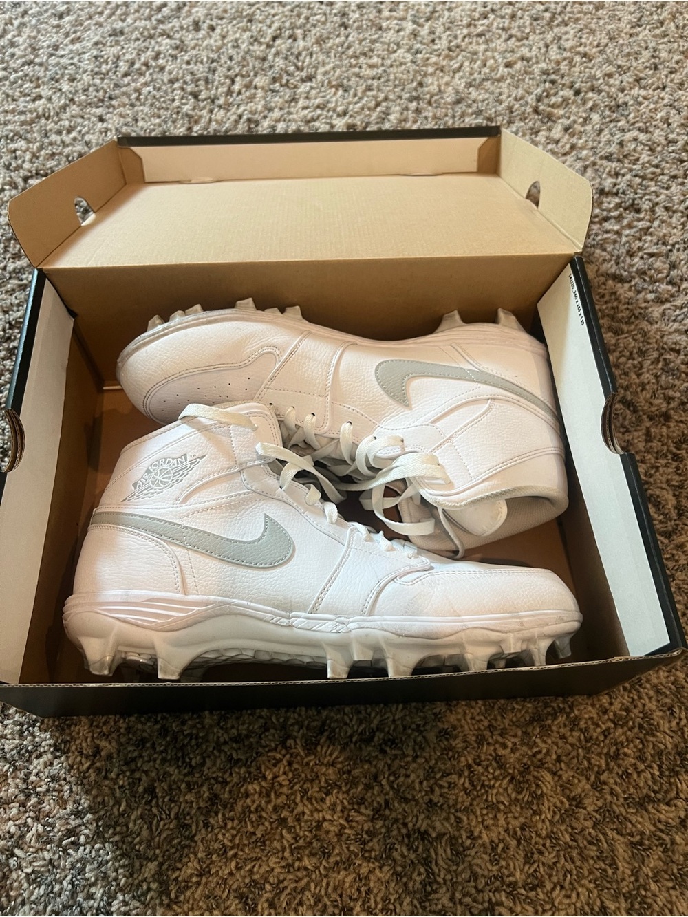 Jordan 1 mid TD Nike White High-Top Athletic Cleats Silver Swoosh w/box 13.5 men